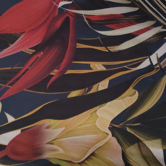 Italian Silk Flowy Top - Picture 4 of 4